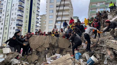 Çanakkale depremi sonrası Prof. Dr. Övgün Ahmet Ercandan dikkat çeken uyarı O bölgede 68 ile 74 büyüklüğünde deprem yaşanabilir